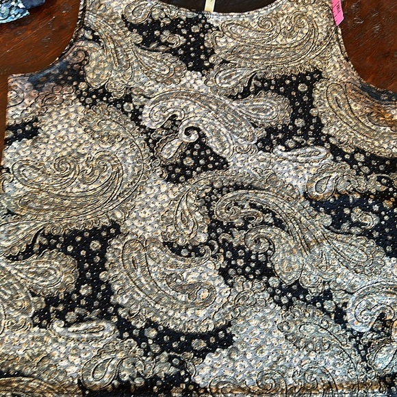 White Stag Sleeveless Olive, Black and Gold swirl thread - Picture 9 of 9